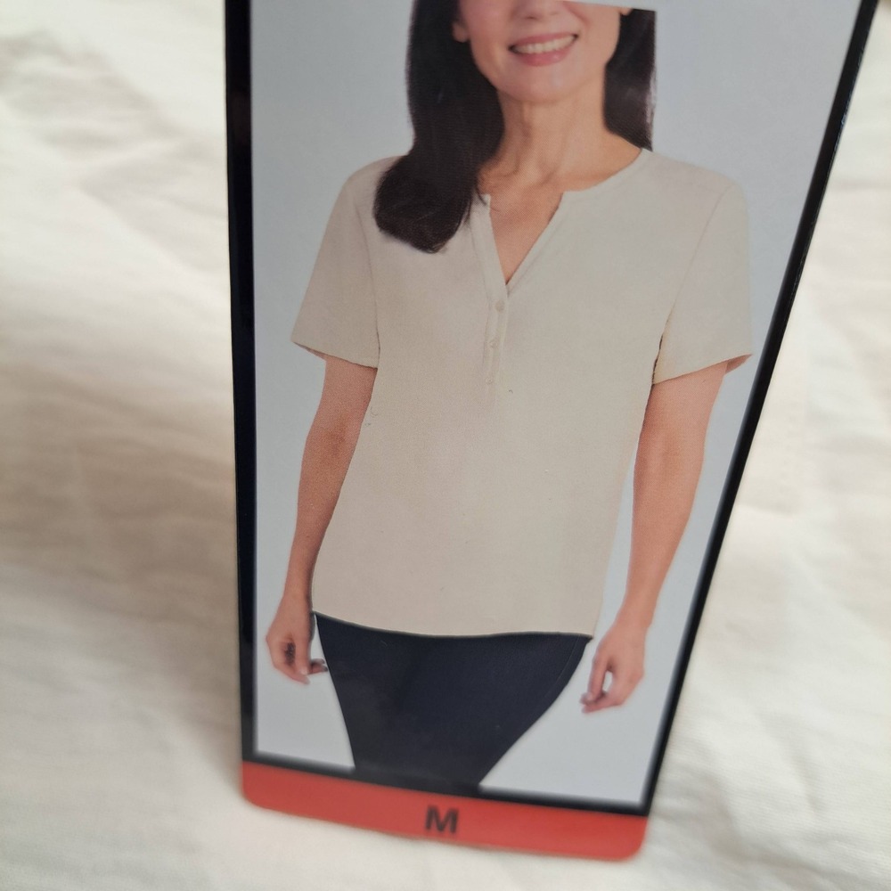 Hilary Radley Blouse M Cream NWT Short Sleeve Henley Pleated Back 1964-196